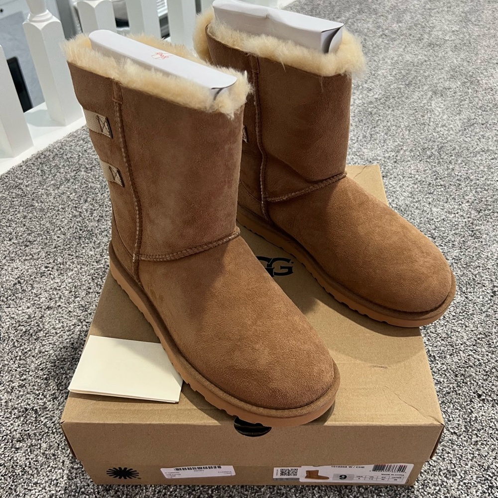UGG Chestnut Shearling Winter Boots